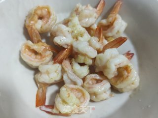 胡萝卜青椒炒虾球的做法步骤：11