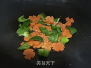 胡萝卜青椒炒虾球的做法步骤：13
