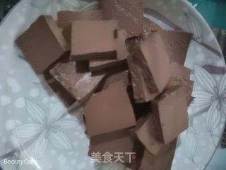 鸭血粉丝汤的做法步骤：1