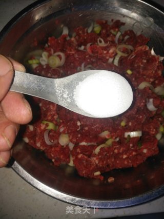 牛肉葱馅煎饺的做法步骤：5