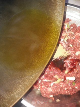 牛肉葱馅煎饺的做法步骤：11