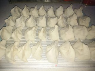 牛肉葱馅煎饺的做法步骤：16