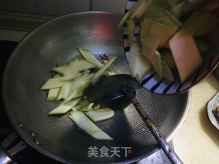 蒜香茭瓜的做法步骤：2