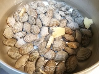 年夜饭新年菜（十四）花蛤酿肉的做法步骤：2
