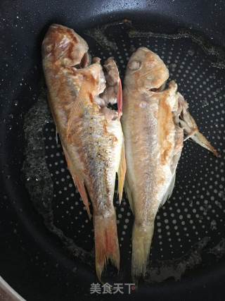 香煎黄花鱼的做法步骤：6