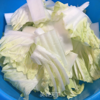 高汤白菜丸子汤的做法步骤：2