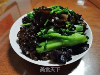 黑木耳炒迟菜心的做法步骤：6