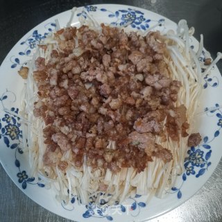 剁椒肉末金针菇的做法步骤：6