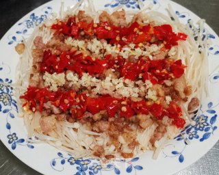 剁椒肉末金针菇的做法步骤：8