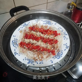剁椒肉末金针菇的做法步骤：9