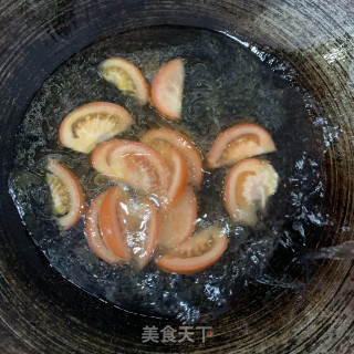 番茄鱼头汤的做法步骤：5