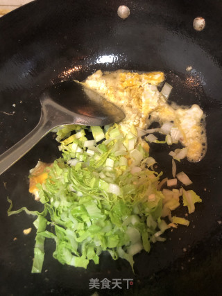 白菜炒蛋的做法步骤：3