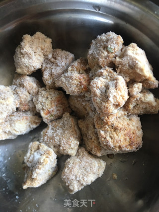 白菜心肉丸汤的做法步骤：2