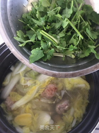白菜心肉丸汤的做法步骤：7