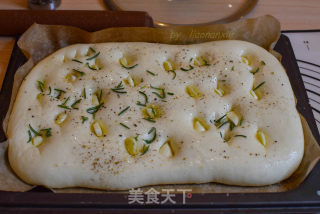简单好做全家人都爱的面包佛卡恰的做法步骤：4