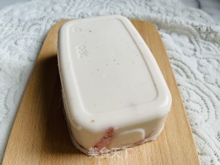酸酸甜甜的酸奶草莓冻的做法步骤：8