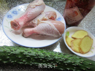 青瓜拌琵琶腿肉的做法步骤：1