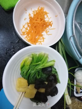 素菜豆皮卷的做法步骤：4