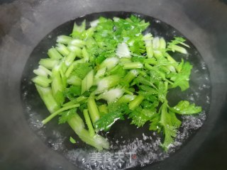 西芹炒腰果的做法步骤：2