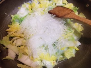白菜粉丝炖豆腐的做法步骤：9