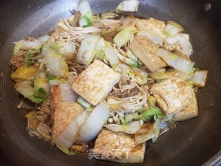 白菜粉丝炖豆腐的做法步骤：12