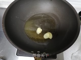 鱼头炖豆腐的做法步骤：2