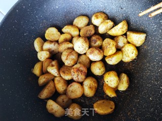 孜然小土豆的做法步骤：8