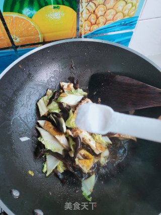 白菜烧荷包蛋的做法步骤：10