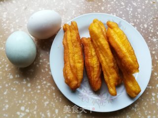 油条鸡蛋卷饼的做法步骤：2