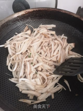彩椒火腿炒杏鲍菇的做法步骤：3