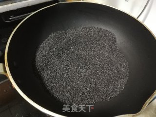 黑芝麻花生糊的做法步骤：1