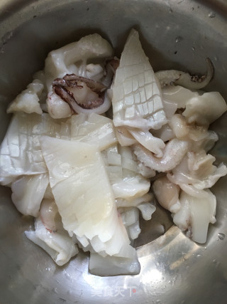 白灼墨鱼的做法步骤：3