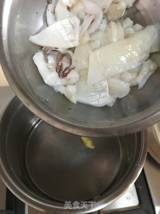 白灼墨鱼的做法步骤：5