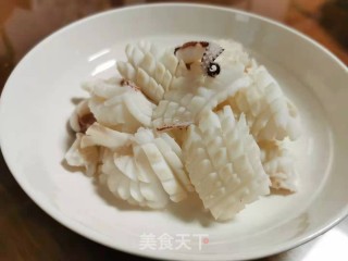 白灼墨鱼的做法步骤：8
