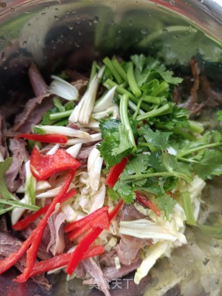 “白菜”白菜拌鹅腿的做法步骤：4