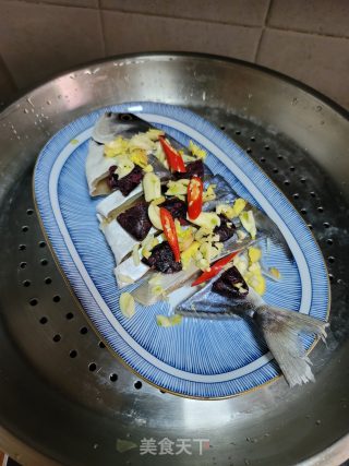 榄角蒸鲳鱼干的做法步骤：4