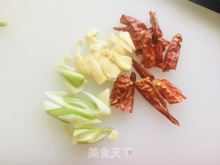 干煸四季豆的做法步骤：2