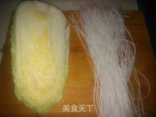 白菜炖粉条的做法步骤：1