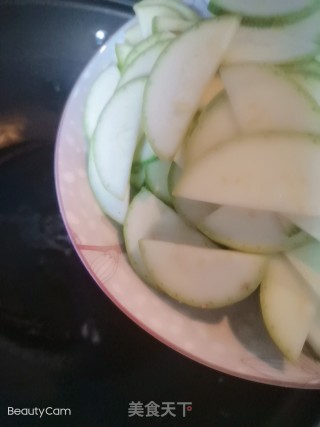 西葫芦炒鸡蛋的做法步骤：4