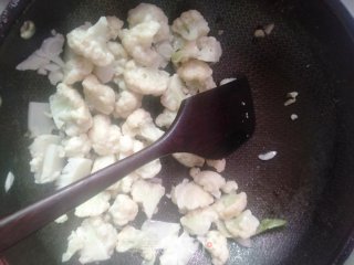 椒香花菜的做法步骤：6