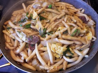 大白菜腊肠炒银针粉的做法步骤：13