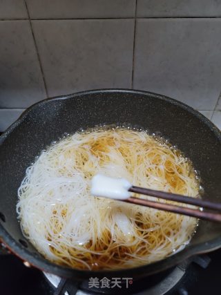 牛肉榨菜汤米粉的做法步骤：4