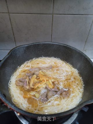 牛肉榨菜汤米粉的做法步骤：5