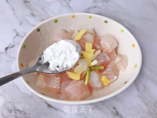 蒜蓉辣酱蒸龙利鱼的做法步骤：4