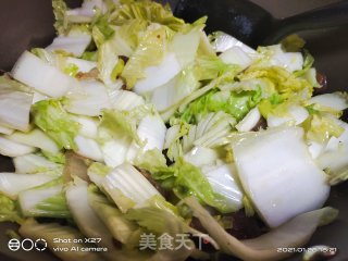 白菜梗炒香肠的做法步骤：3