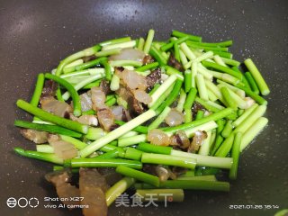 蒜薹炒香肠的做法步骤：4