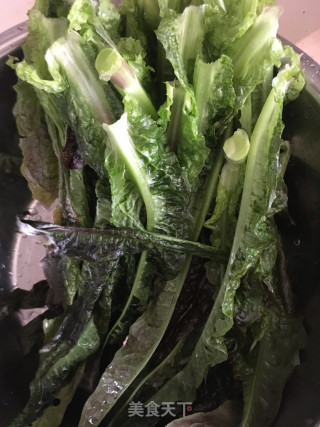 蒜香莴笋叶的做法步骤：1