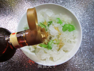 西芹拌银耳的做法步骤：6