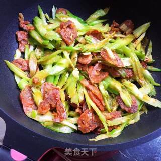 西芹炒腊肠的做法步骤：10