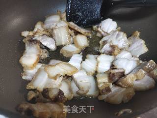 五花肉焖艿芋的做法步骤：4